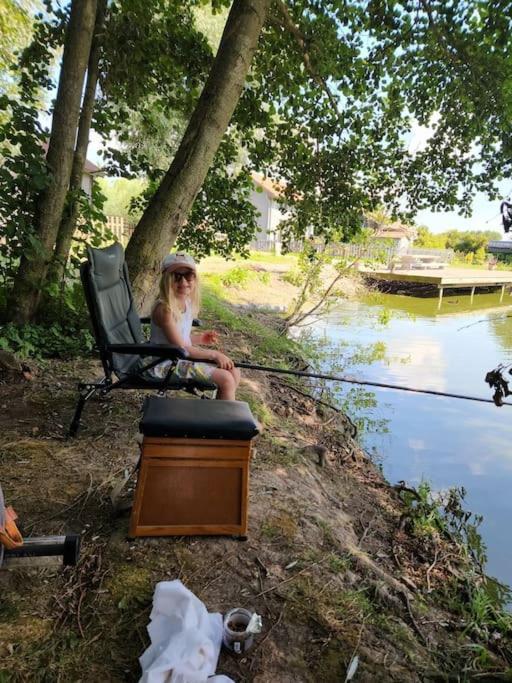 *L'Ecrin De L'Etang* Depaysement Assure Villa Bourbourg Luaran gambar
